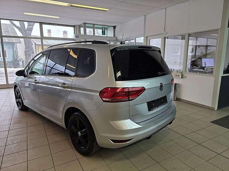 Gebraucht VW Touran 116 PS (85 kW) 2018 Silber Van / Kleinbus