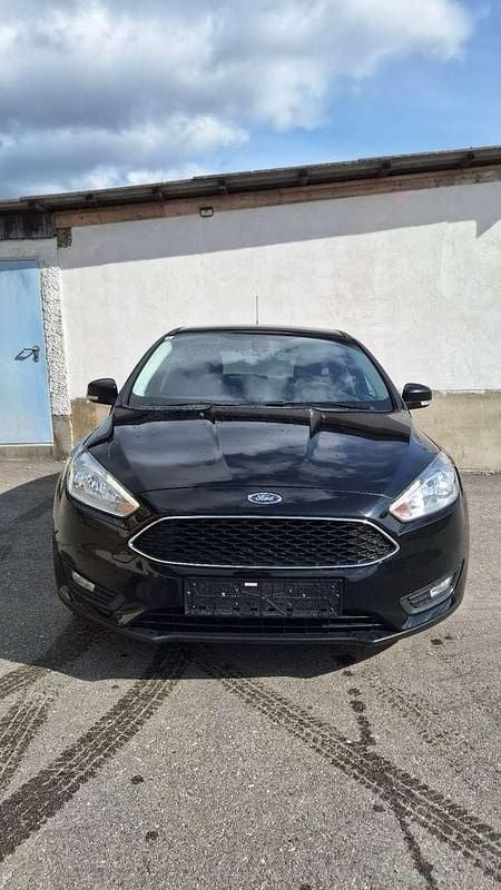 Gebraucht Ford Focus Trend 101 PS (74 kW) 2016 Schwarz Limousine