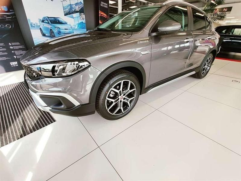 Gebraucht Fiat Tipo Cross 131 PS (96 kW) 2022 Grau Limousine