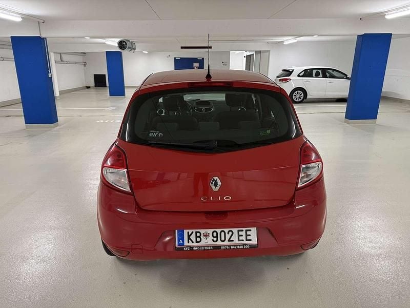 Gebraucht Renault Clio II 75 PS (55 kW) 2009 Rot Limousine