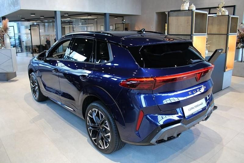 Neu Cupra Terramar 204 PS (150 kW) 2026 Dunkelblau  metallic SUV
