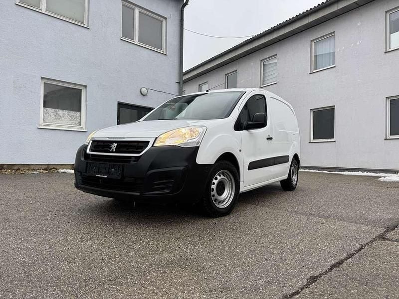 Gebraucht Peugeot TePee Active 99 PS (72 kW) 2017 Kombi