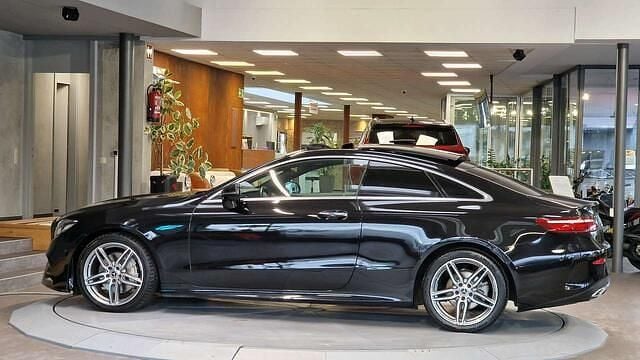 Gebraucht Mercedes E220 AMG 194 PS (142 kW) 2017 Schwarz Coupé