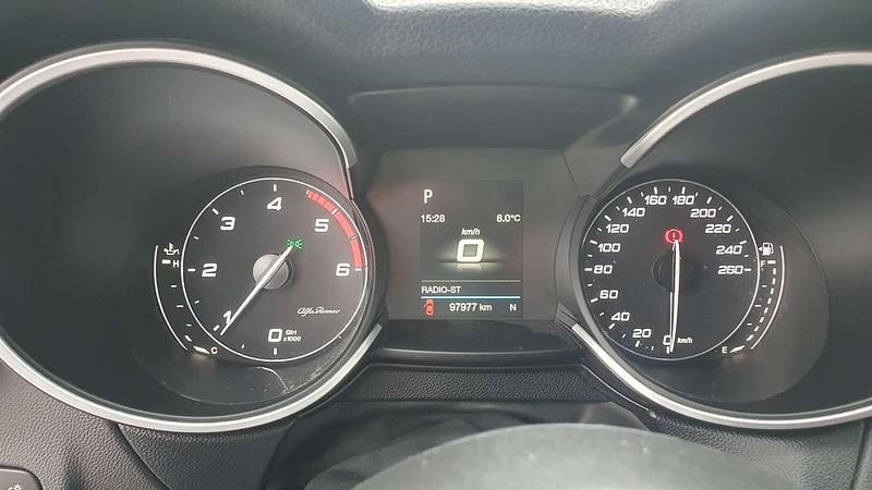 Gebraucht Alfa Romeo Stelvio 160 PS (117 kW) 2020 Grau SUV