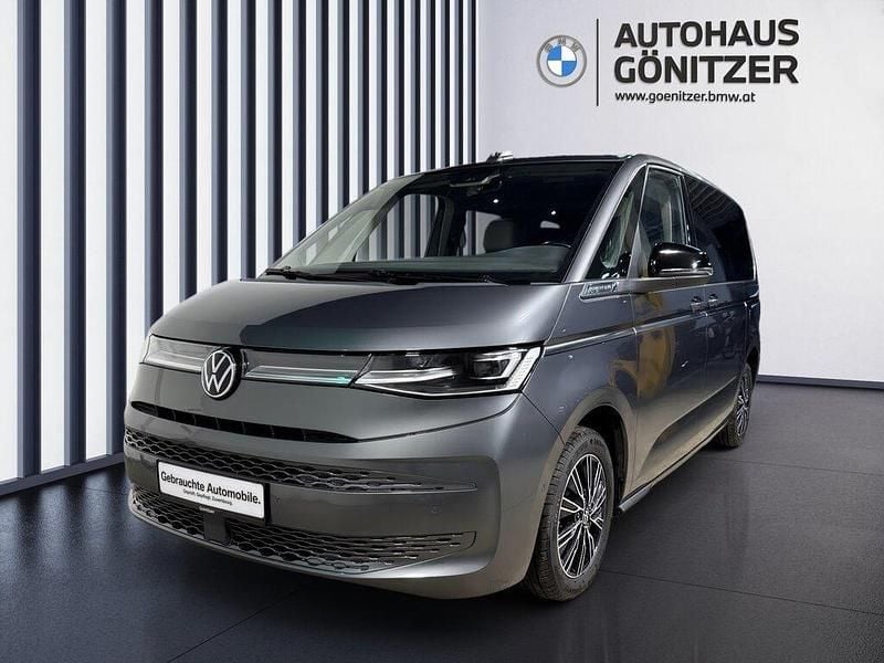 Grau Gebraucht 2023 VW Multivan Style Van | € 53.950 (Fairer Preis) - Bild 1/1