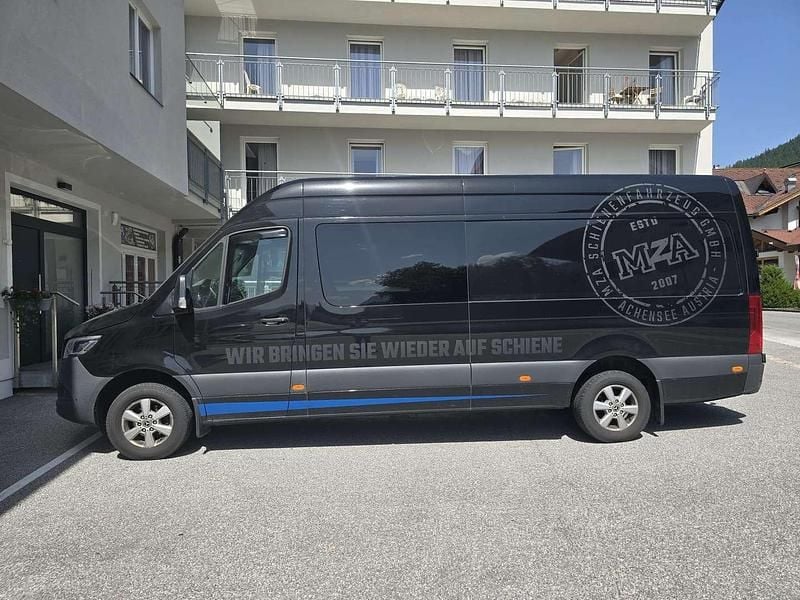 Schwarz Gebraucht 2022 Mercedes Sprinter Van | € 50.000 - Bild 1/4