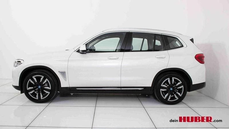 Gebraucht BMW iX3 210 kW (286 PS) 2021 Mineralweiß SUV