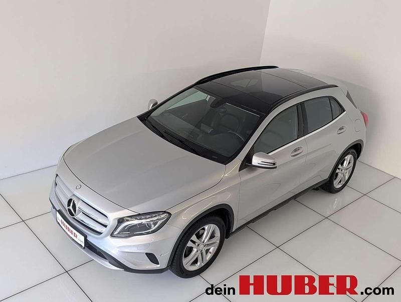 Gebraucht Mercedes GLA200 136 PS (100 kW) 2015 Grau SUV