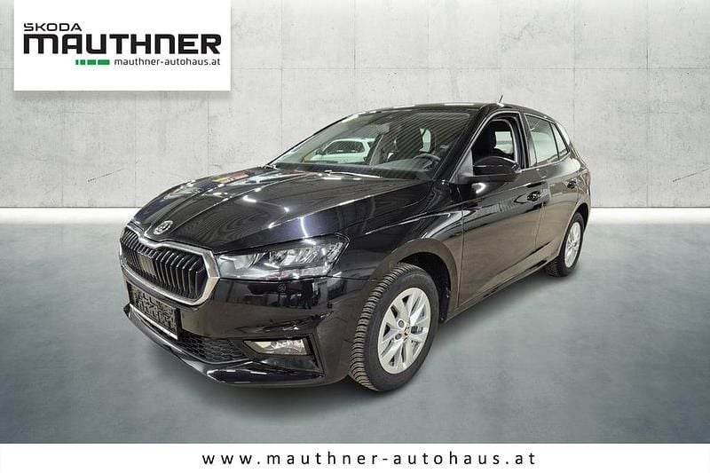 Schwarz metallic Gebraucht 2024 Skoda Fabia Selection | € 18.490 (Fairer Preis) - Bild 1/4