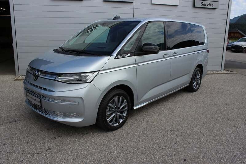 Gebraucht VW Multivan Style 150 PS (110 kW) 2024 Silber  metallic Van