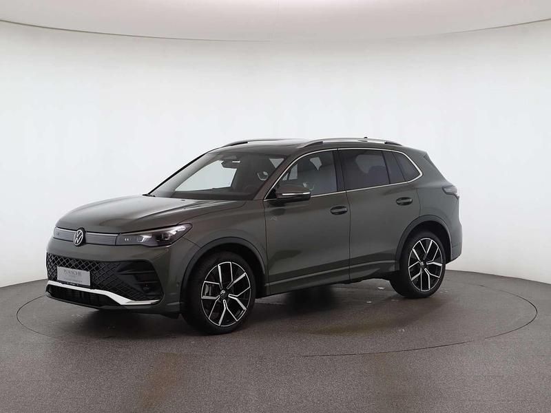 Gebraucht VW Tiguan Sport 150 PS (110 kW) 2025 Mittelgrün metallic SUV