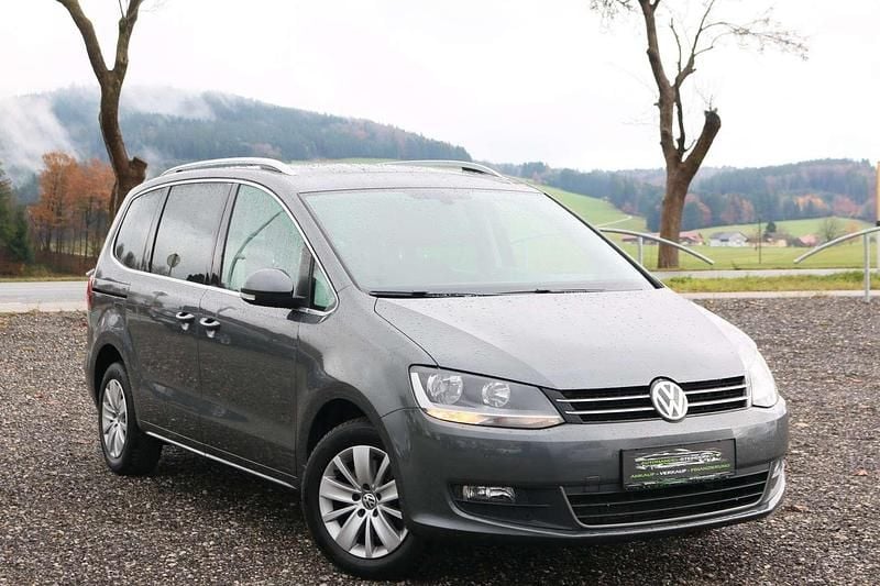 Grau Gebraucht 2016 VW Sharan Van / Kleinbus | € 15.450 (Guter Preis) - Bild 1/4