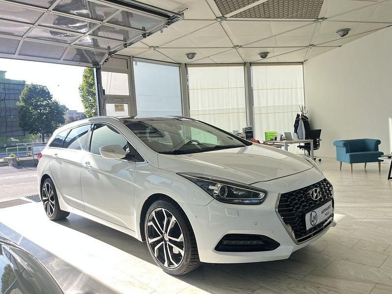 Gebraucht Hyundai i40 136 PS (100 kW) 2019 Weiß Kombi