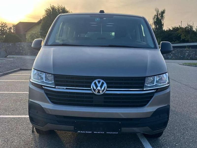 Gebraucht VW T6.1 Trendline 150 PS (110 kW) 2020 Grau Van