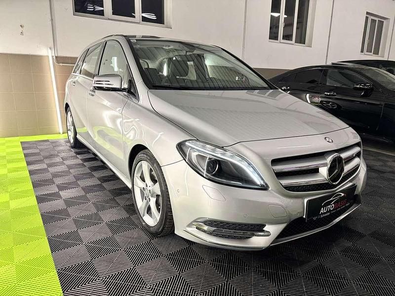 Gebraucht Mercedes B200 Sportline 136 PS (100 kW) 2013 Silber Van / Kleinbus