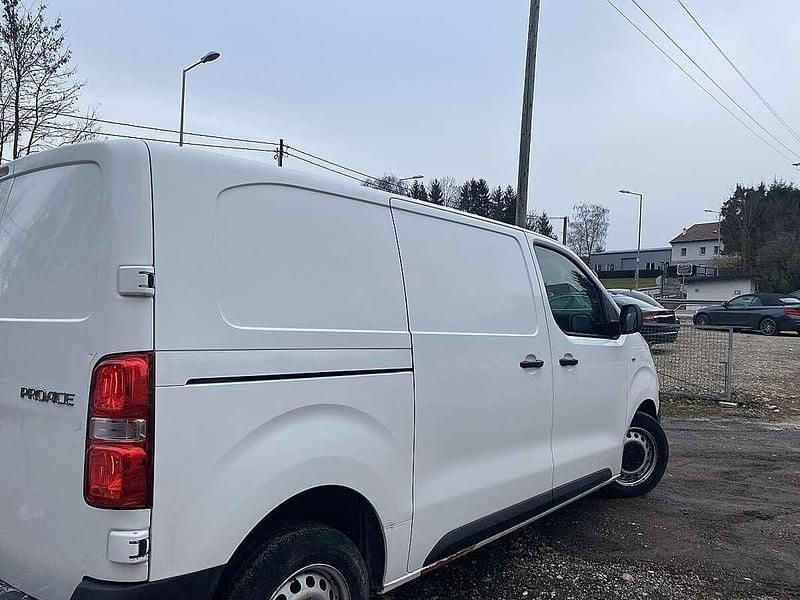 Gebraucht Toyota Proace 122 PS (89 kW) 2020 Weiß Van / Kleinbus