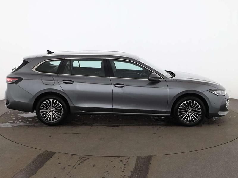 Gebraucht VW Passat Business 150 PS (110 kW) 2025 Grau Kombi