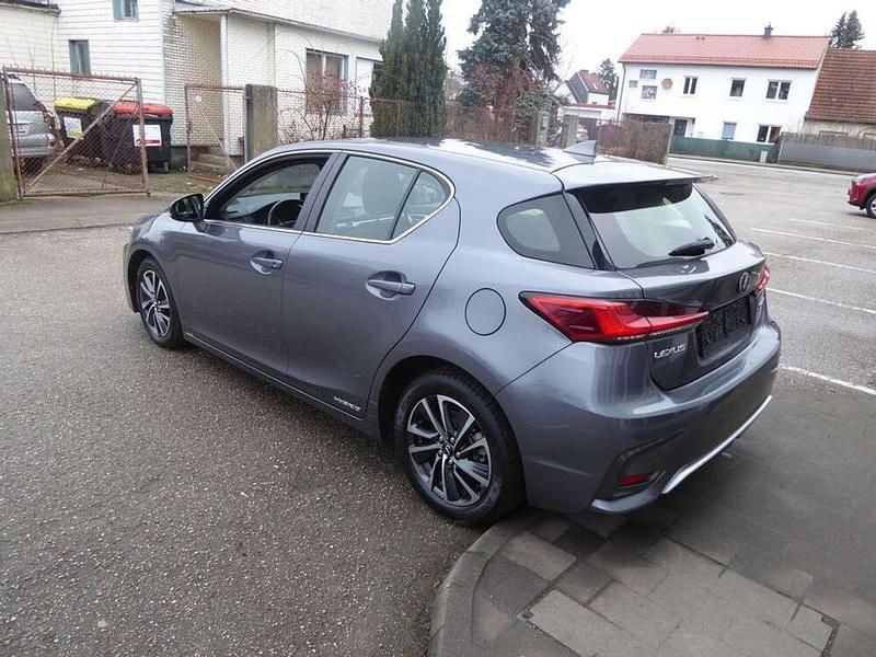 Gebraucht Lexus CT200h Executive Line 99 PS (72 kW) 2020 Grau Limousine