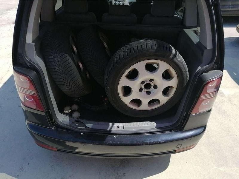 Gebraucht VW Touran Highline 140 PS (102 kW) 2009 Schwarz Van / Kleinbus