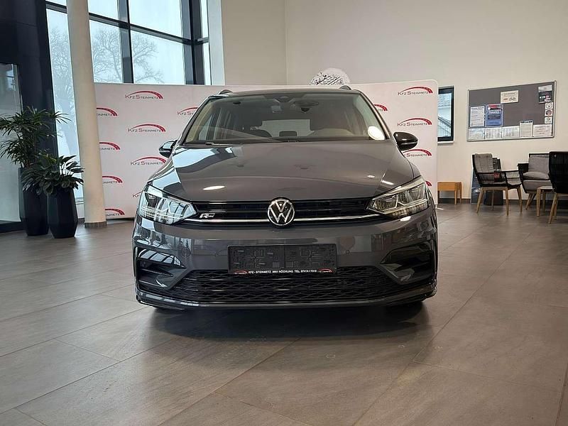 Gebraucht VW Touran Highline 150 PS (110 kW) 2023 Grau Van / Kleinbus