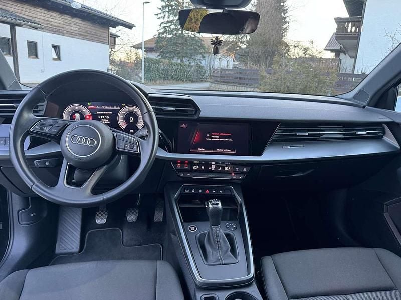 Gebraucht Audi A3 Sportback 116 PS (85 kW) 2021 Schwarz Kleinwagen