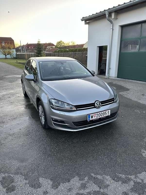 Gebraucht VW Golf VII Trendline 105 PS (77 kW) 2014 Limousine