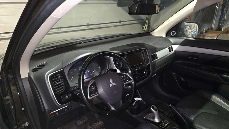 Gebraucht Mitsubishi Outlander Instyle 121 PS (88 kW) 2014 SUV