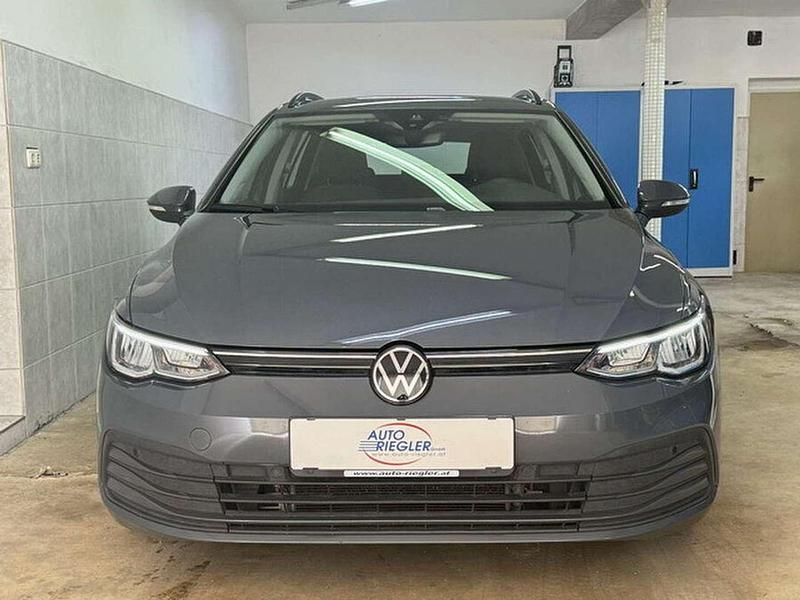 Gebraucht VW Golf VIII Life 116 PS (85 kW) 2022 Grau Kombi