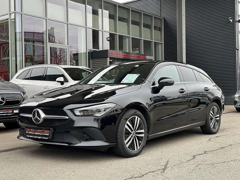 Gebraucht Mercedes CLA250e Shooting Brake Progressive 160 PS (117 kW) 2021 Schwarz Kombi