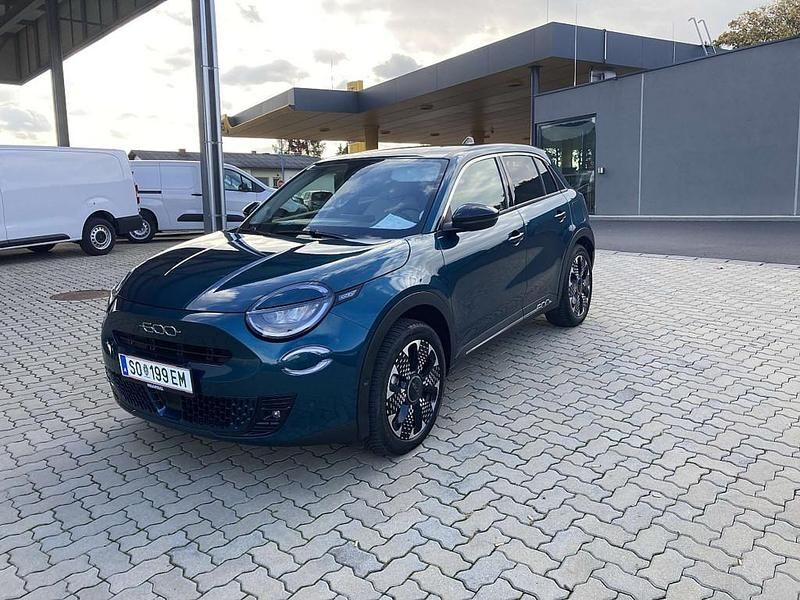 Grün Gebraucht 2025 Fiat 600E La Prima SUV | € 32.700 (Teuer) - Bild 1/4