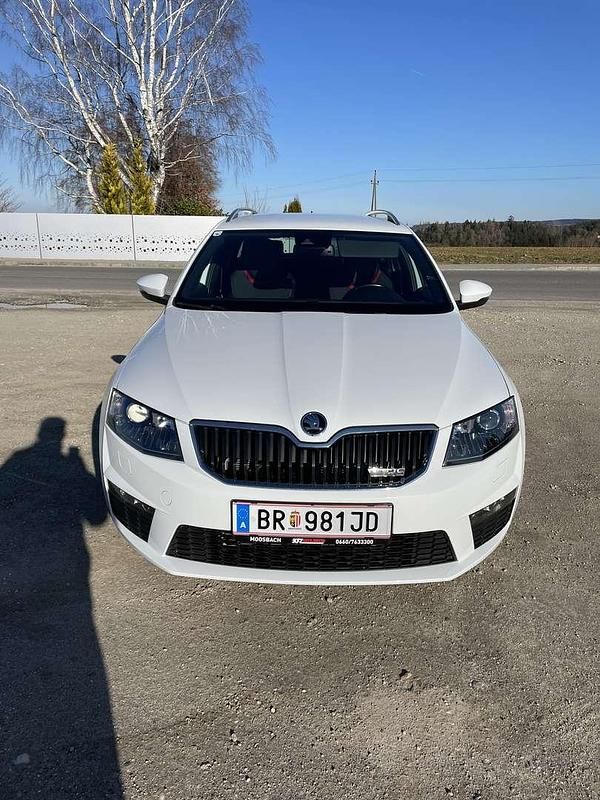 Weiß Gebraucht 2016 Skoda Octavia RS Kombi | € 18.500 (Etwas zu teuer) - Bild 1/4