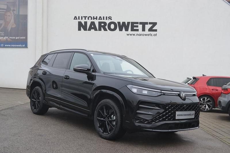 Schwarz metallic Neu 2025 VW Tayron Sport SUV | € 54.990 (Teuer) - Bild 1/4