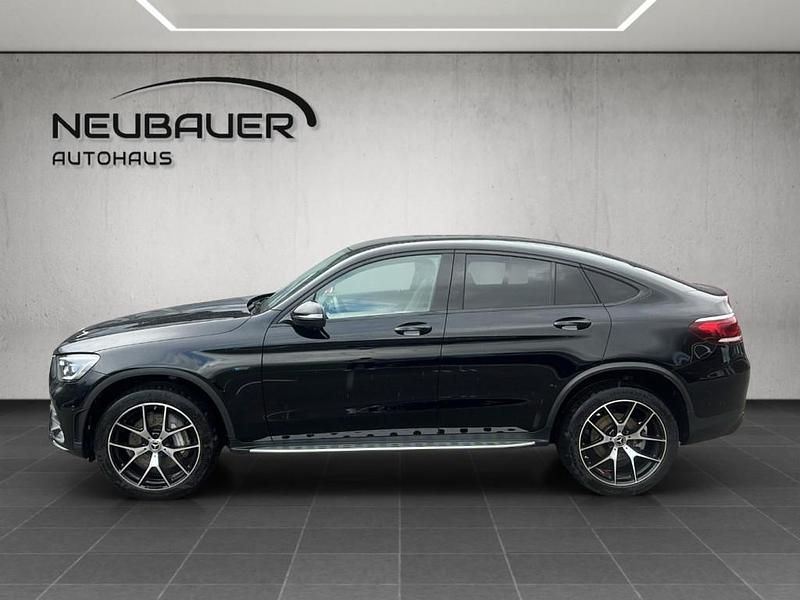 Gebraucht Mercedes GLC300e 194 PS (142 kW) 2021 Schwarz Coupé