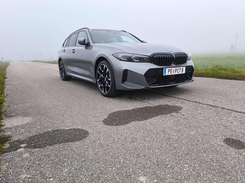 Gebraucht BMW 330e 299 PS (219 kW) 2025 Grau Kombi