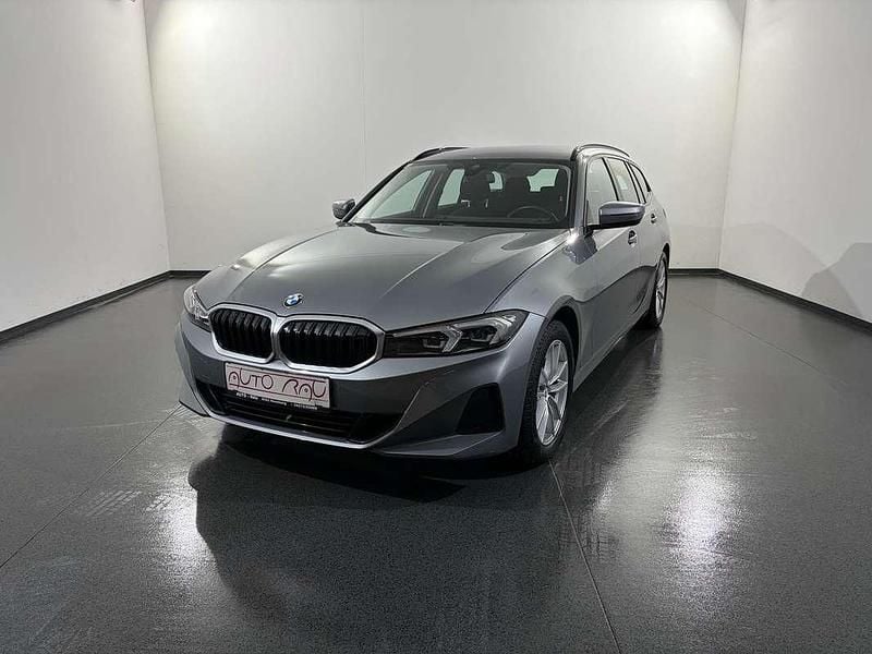 Gebraucht BMW 320 190 PS (139 kW) 2023 Grau Kombi