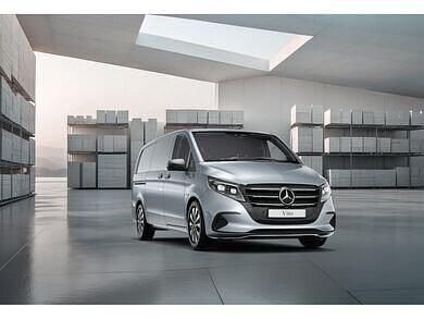 Gebraucht Mercedes Vito 163 PS (119 kW) 2024 Hightechsilber metal Van