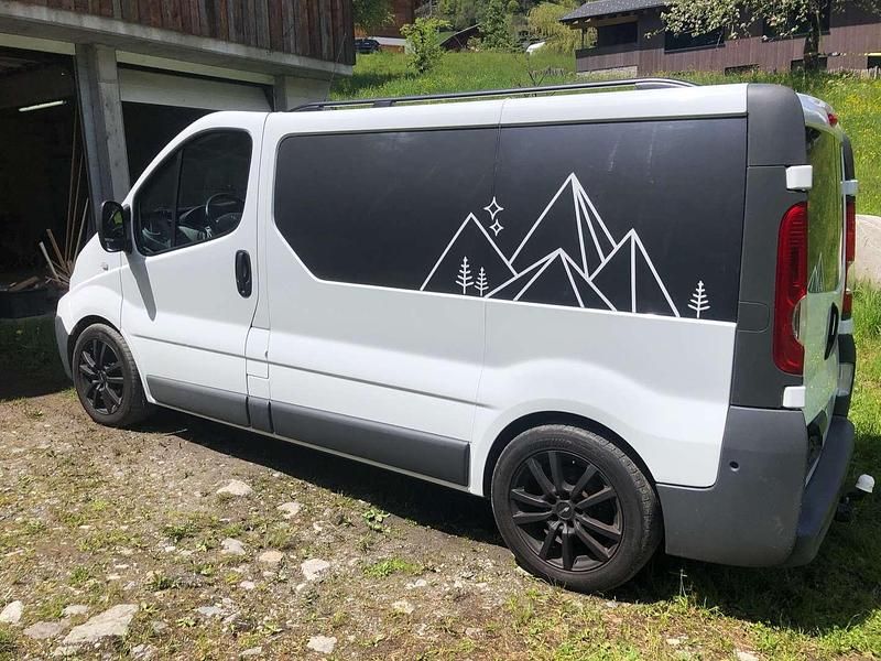 Gebraucht Renault Trafic 114 PS (83 kW) 2014 Weiß Van / Kleinbus