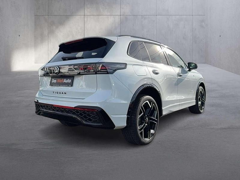 Gebraucht VW Tiguan Sport 204 PS (150 kW) 2025 Weiss  metallicperleffekt SUV
