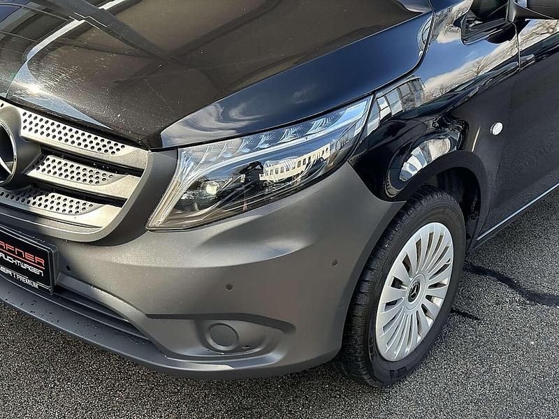 Gebraucht Mercedes Vito 163 PS (119 kW) 2024 Schwarz Van