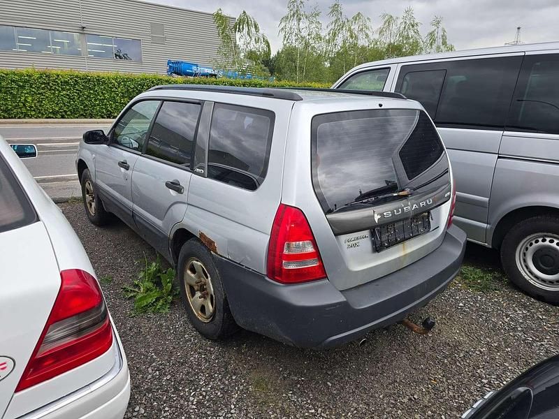 Gebraucht Subaru Forester 125 PS (91 kW) 2001 Silber SUV