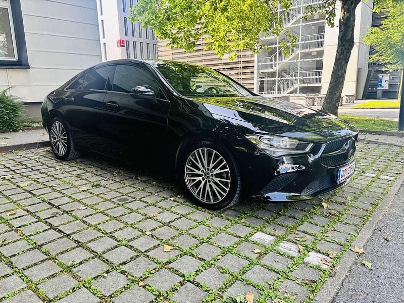 Schwarz Gebraucht 2020 Mercedes CLA200 Edition 1 Coupé | € 25.900 (Fairer Preis) - Bild 1/4