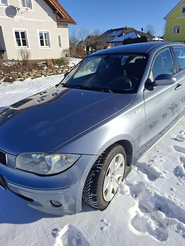 Gebraucht BMW 118 121 PS (88 kW) 2004 Blau Kleinwagen