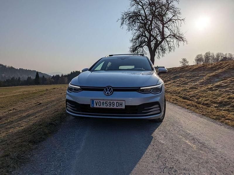 Gebraucht VW Golf VII Life 150 PS (110 kW) 2021 Silber Kleinwagen