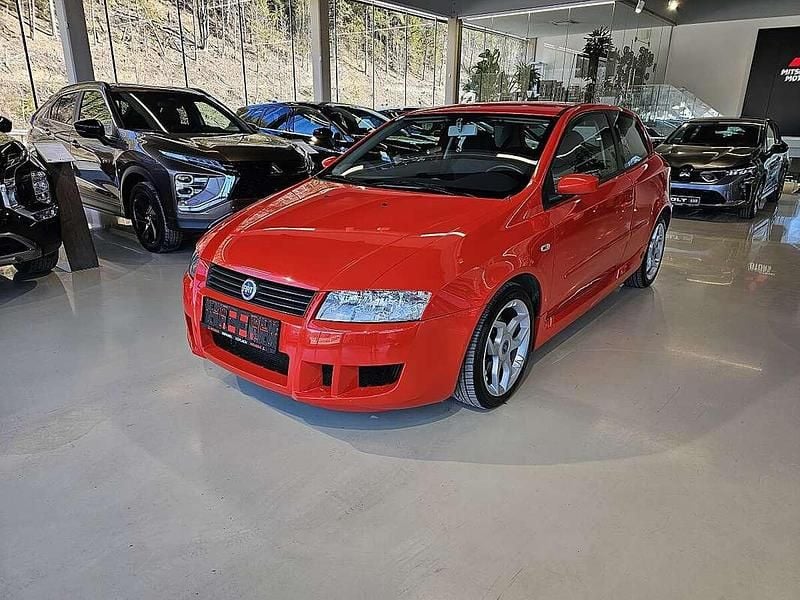 Gebraucht Fiat Stilo 140 PS (102 kW) 2005 Rot Limousine