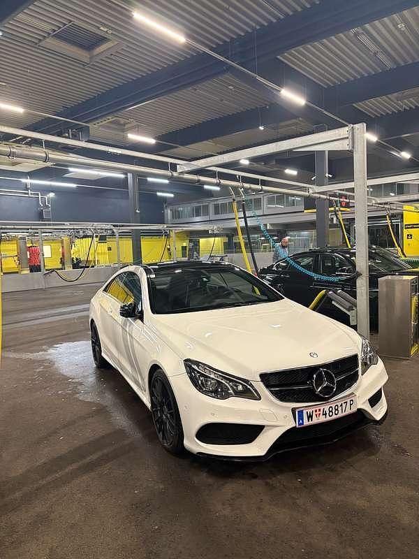Gebraucht 2016 Mercedes E220 AMG line Coupé | € 20.900 (Etwas zu teuer) - Bild 1/4