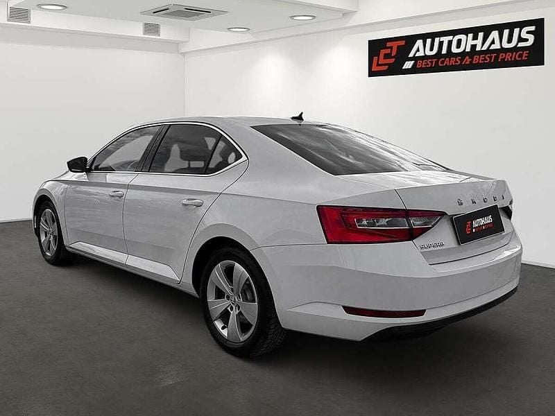 Gebraucht Skoda Superb Style 150 PS (110 kW) 2020 Weiß Limousine
