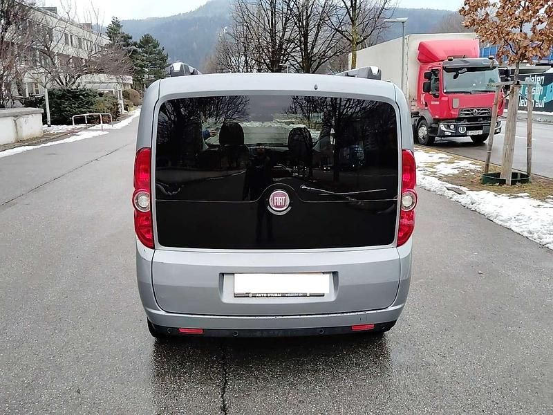 Gebraucht Fiat Doblò Emotion 105 PS (77 kW) 2013 Grau Van / Kleinbus