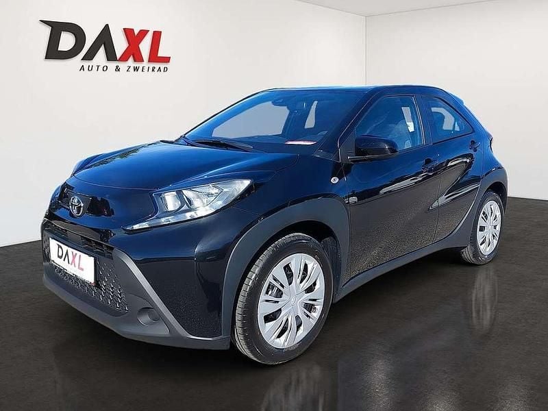 Schwarz Gebraucht 2024 Toyota Aygo X Play SUV | € 15.320 (Fairer Preis) - Bild 1/4