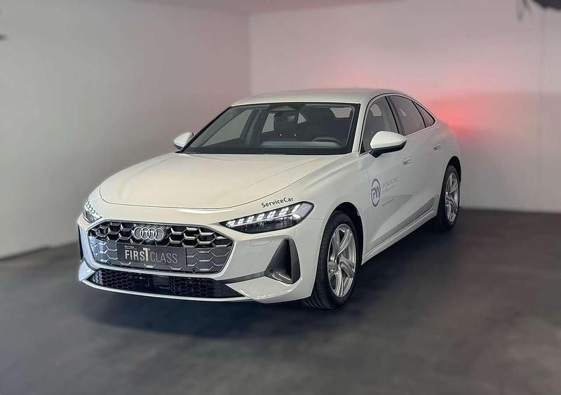 Weiss metallic Gebraucht 2025 Audi A5 Ambiente Coupé | € 48.480 (Etwas zu teuer) - Bild 1/4