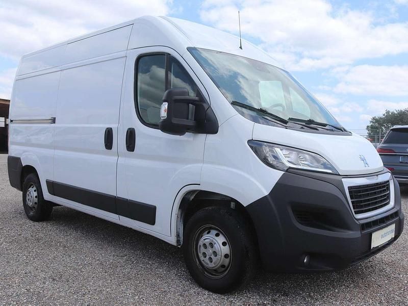 Gebraucht Peugeot Boxer 140 PS (102 kW) 2021 Weiß Van